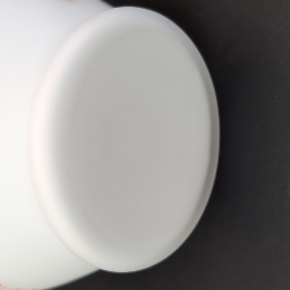 Vintage Frosted White Satin Oriental Ginger Jar with Lid. - Picture 9 of 11